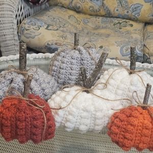 Crochet Grey & White Pumpkin spice scent